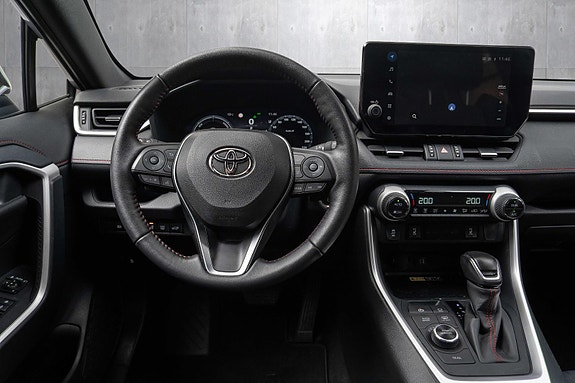 Toyota RAV4 Plug-in Hybrid 11 of 20