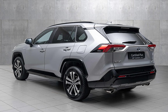 Toyota RAV4 Plug-in Hybrid 3 of 20