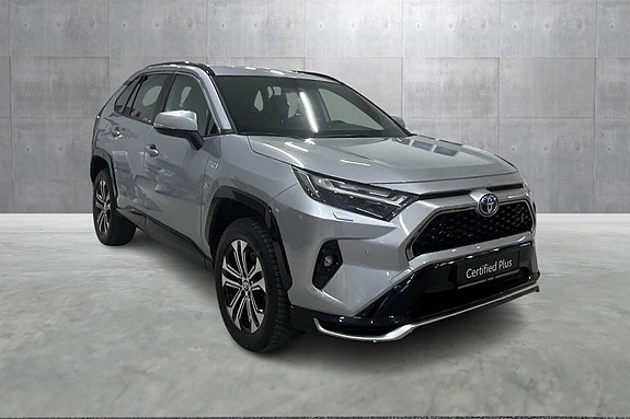 Toyota RAV4 Plug-in Hybrid 7 of 19