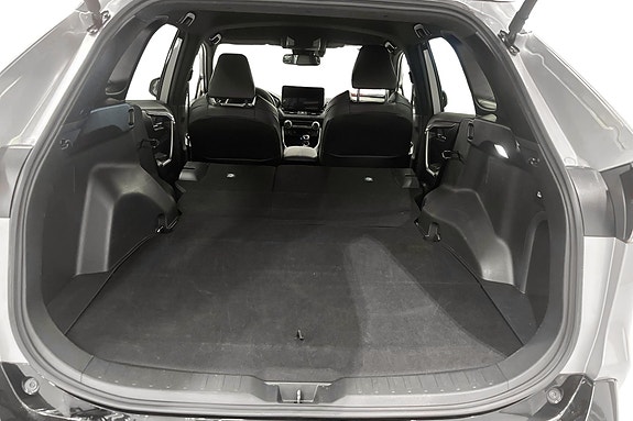 Toyota RAV4 Plug-in Hybrid 18 of 19