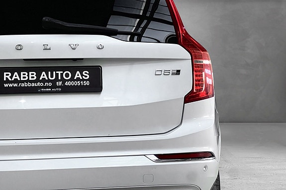 Volvo XC90 10 of 30