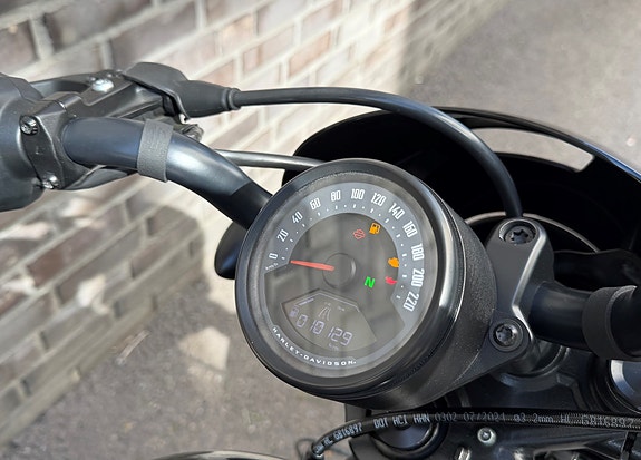 Harley-Davidson RH 975 Nightster 5 of 11