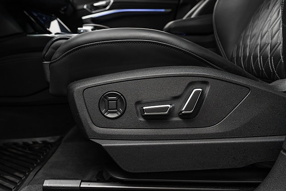 Audi SQ8 e-tron 28 of 30