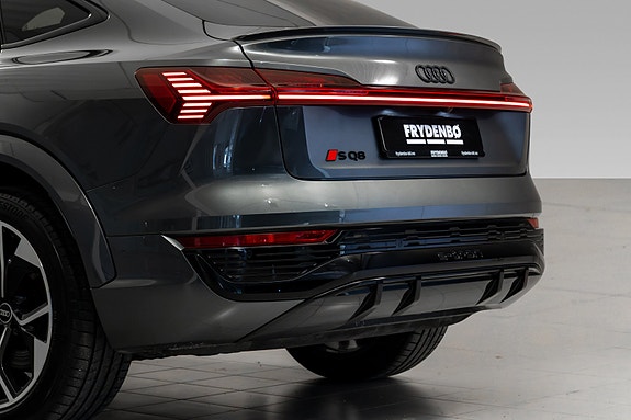 Audi SQ8 e-tron 8 of 30