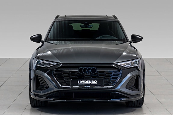 Audi SQ8 e-tron 3 of 30