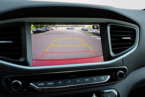 Hyundai IONIQ 16 of 18