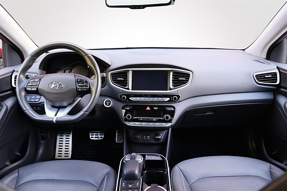 Hyundai IONIQ 11 of 18