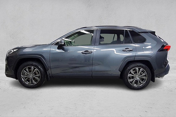 Toyota RAV4 2 of 5