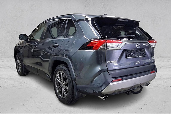Toyota RAV4 3 of 5