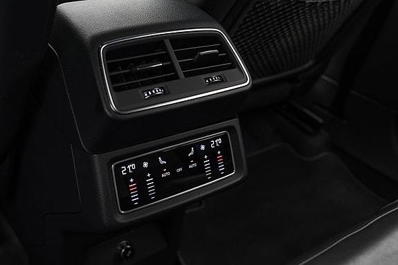 Audi e-tron 29 of 30