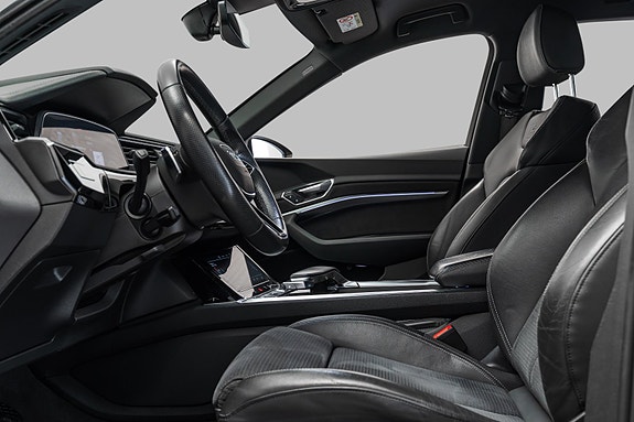 Audi e-tron 27 of 30