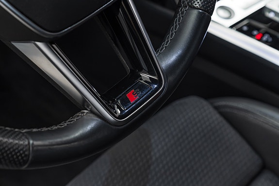 Audi e-tron 23 of 30