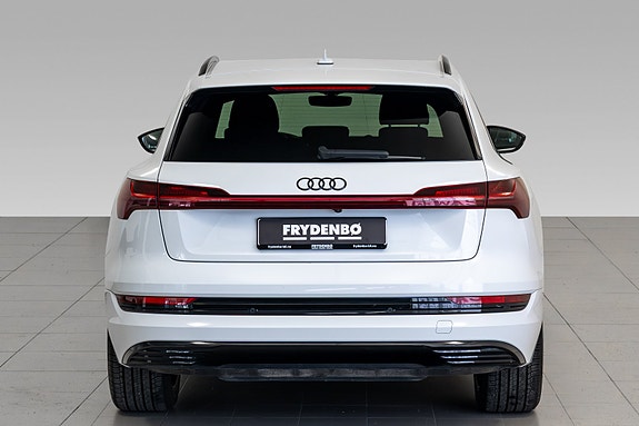 Audi e-tron 9 of 30