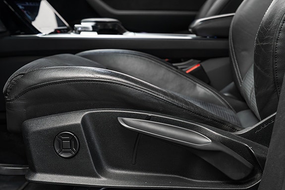 Audi e-tron 26 of 30