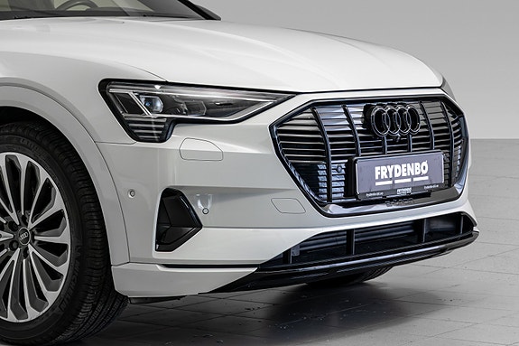 Audi e-tron 2 of 30