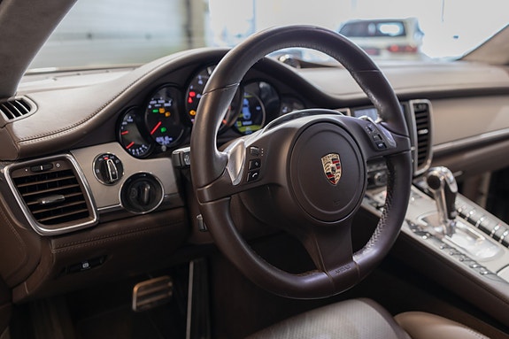 Porsche Panamera 12 of 28