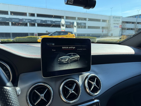 Mercedes-Benz CLA220 d 11 of 17
