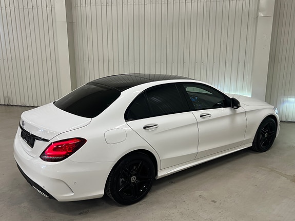 Mercedes-Benz C200 10 of 30