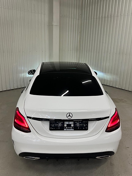 Mercedes-Benz C200 12 of 30