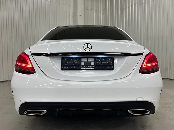Mercedes-Benz C200 11 of 30