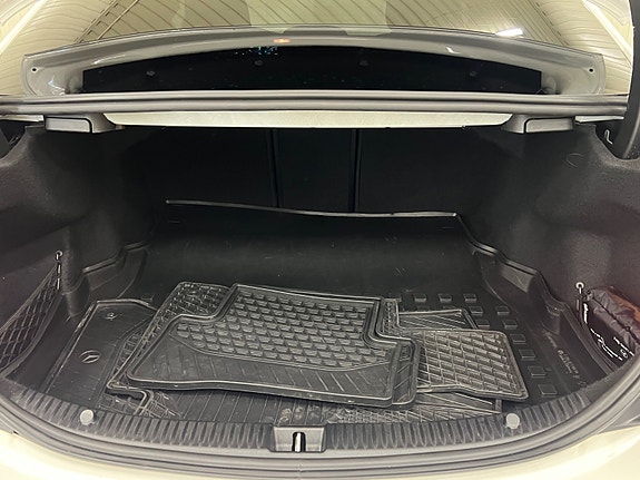 Mercedes-Benz C200 22 of 30