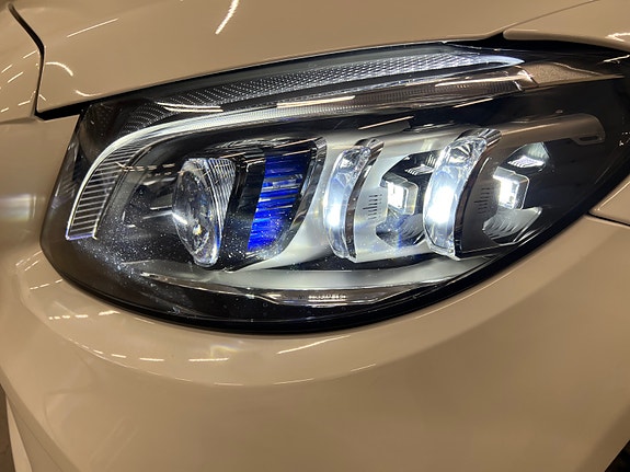 Mercedes-Benz C200 15 of 30