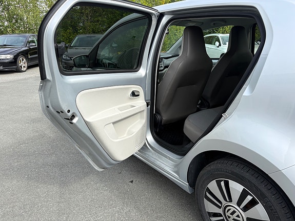 Volkswagen UP! 29 of 30