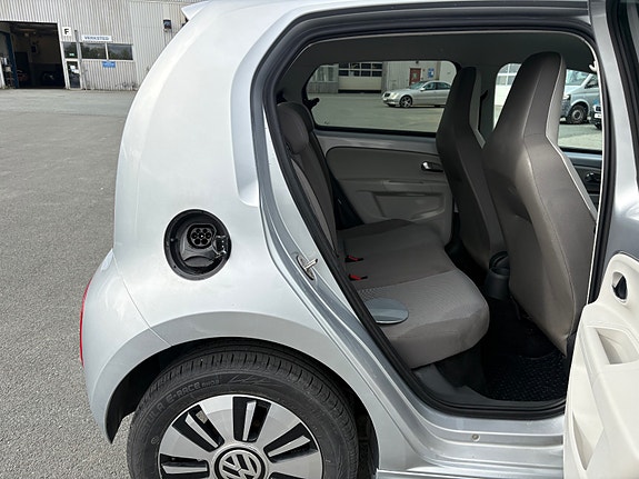 Volkswagen UP! 28 of 30