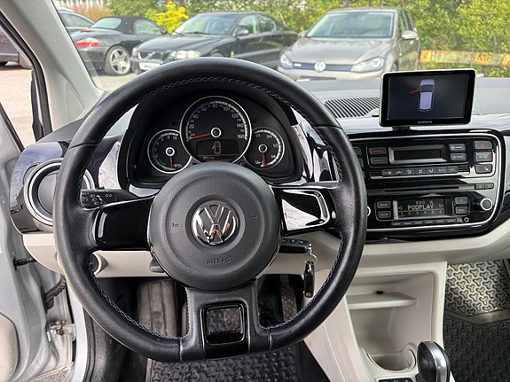 Volkswagen UP! 15 of 30