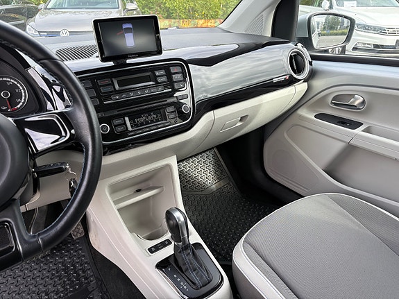 Volkswagen UP! 18 of 30