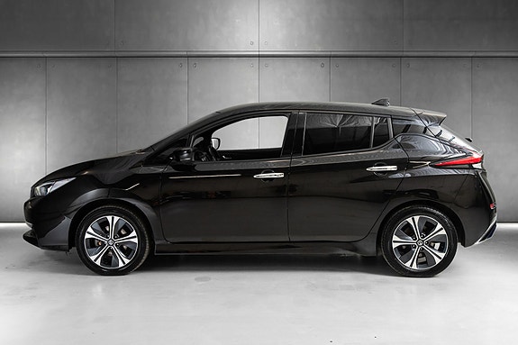 Nissan Leaf 6 of 23