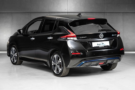 Nissan Leaf 7 of 23