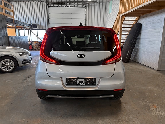 Kia e-Soul 8 of 30