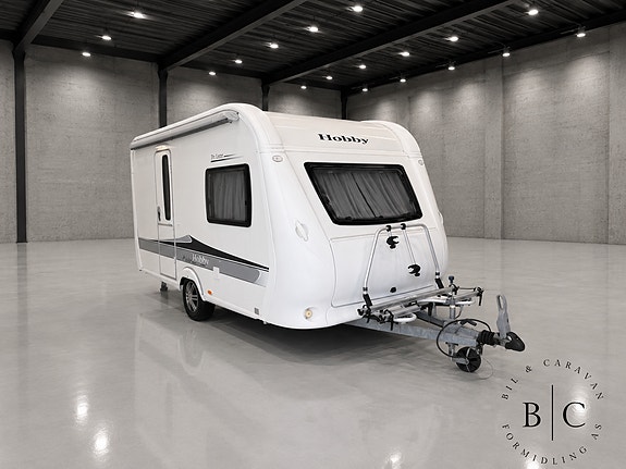 Hobby 380 TB De Luxe / Mover / Markise / 950KG / Fukttest