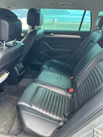 Volkswagen Passat 8 of 12