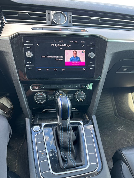 Volkswagen Passat 6 of 12