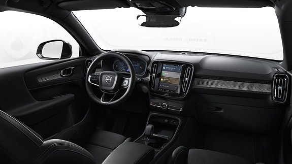 Volvo XC40 7 of 16