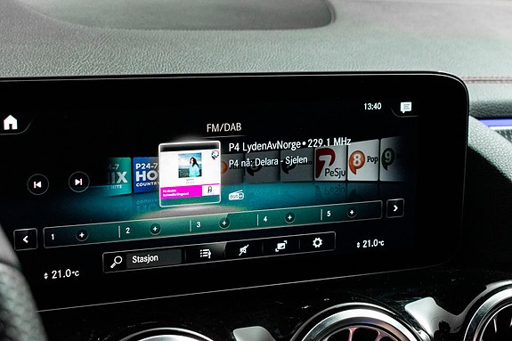 Mercedes-Benz EQA300 16 of 22