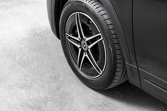 Mercedes-Benz EQA300 9 of 22