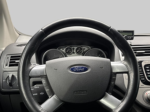 Ford Kuga 16 of 21