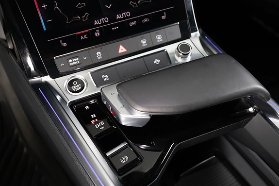 Audi e-tron 19 of 23