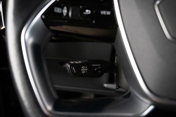 Audi e-tron 15 of 23