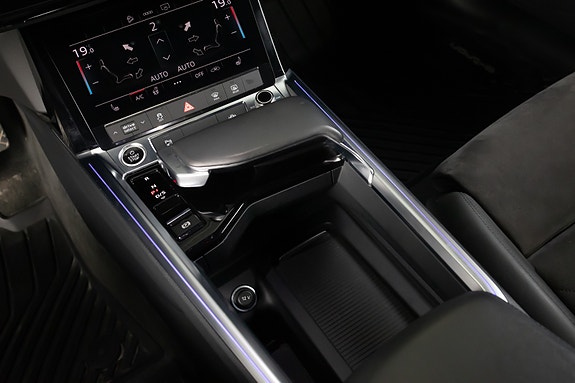 Audi e-tron 21 of 23