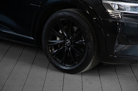 Audi e-tron 6 of 23