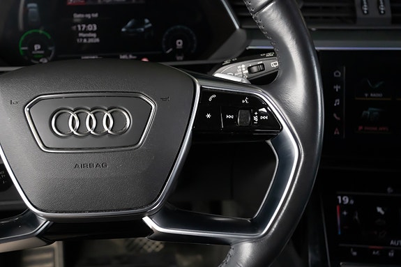 Audi e-tron 17 of 23