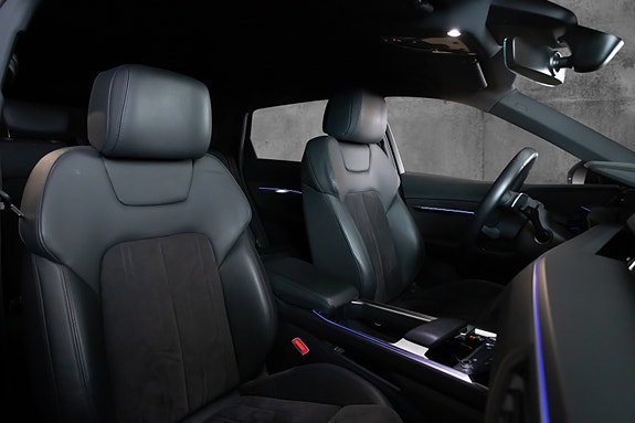 Audi e-tron 10 of 23