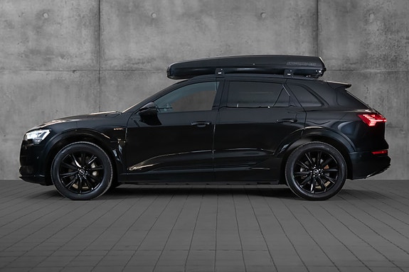 Audi e-tron 3 of 23