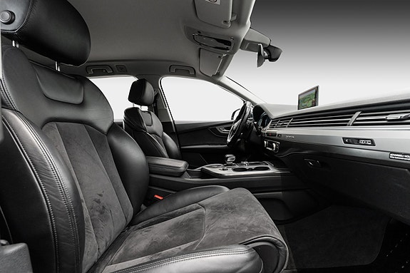 Audi Q7 25 of 30