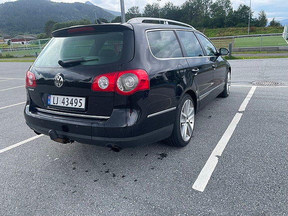 Volkswagen Passat 5 of 30
