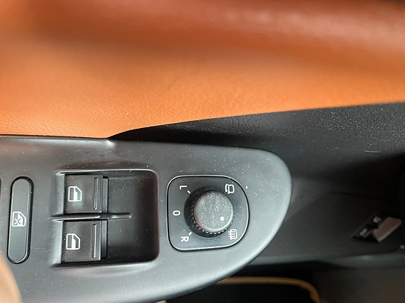 Volkswagen Passat 24 of 30